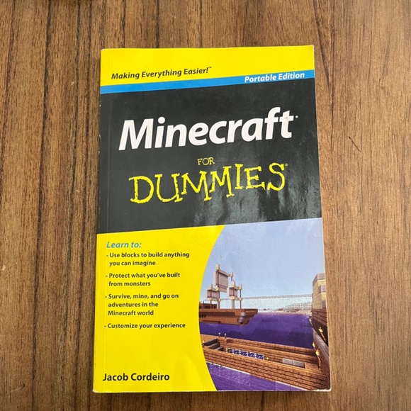 Minecraft Xbox One Game/ Minecraft for Dummies/ Minecraft Blockopedia Book - Picture 3 of 9